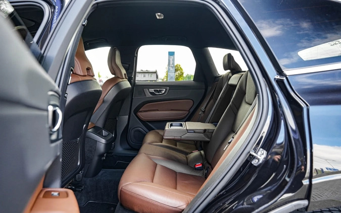 Volvo XC 60 cena 127900 przebieg: 152000, rok produkcji 2019 z Kobylin małe 781